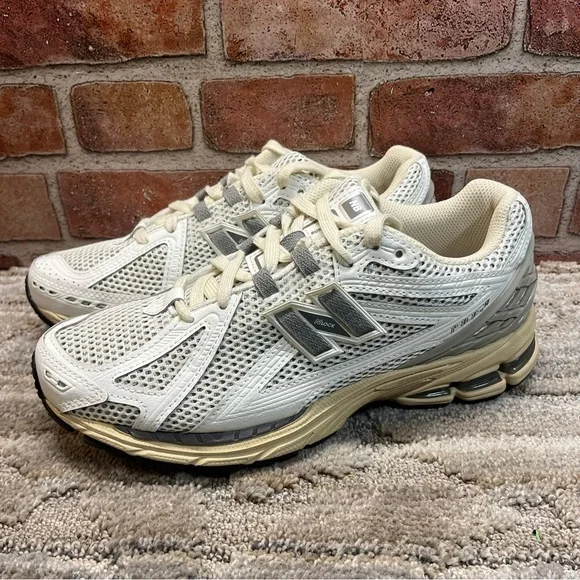 New Balance 1906r white grey mens Sz 8.5 D